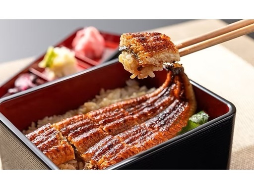 ＼ランチタイムのオープニング募集／うなぎ店でホール＆簡単キッチン...