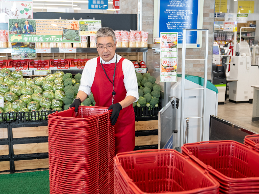 ＜カゴ・カート回収＞定年後のシニアの方も活躍中！お仕事ついでに買...