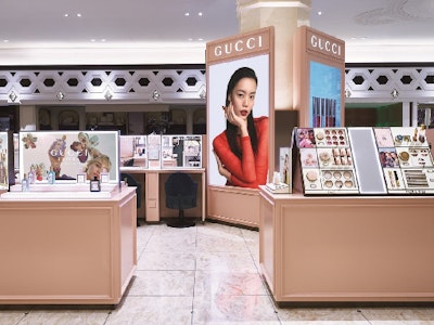 主婦(夫)が活躍中のコスメ販売