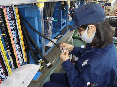 16時まで勤務OKの軽作業スタッフ（電車用の部品組立など）