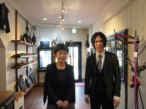 【駅チカ】週4日・1日実働７H☆高級革財布・鞄等の販売店舗スタッ...