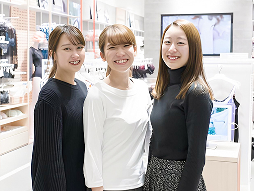 【女性の就業率100%】アモスタイル（トリンプ）下着の販売スタッ...