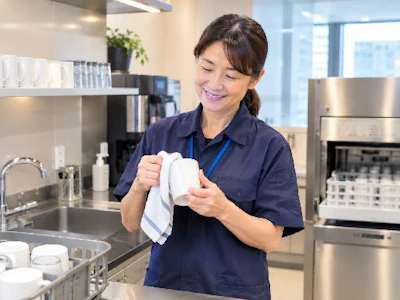 株式会社アバン