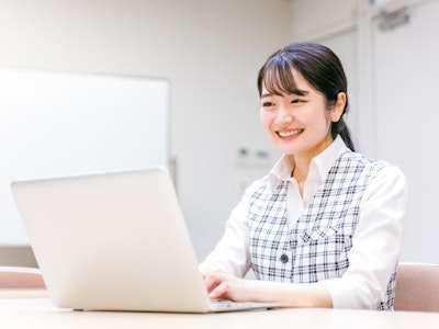 調査書類の目視確認・データ入力
