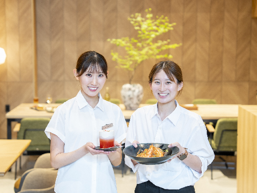 四季の枝ものに囲まれる空間で働く｜日本橋×自然派カフェ【週2日〜...