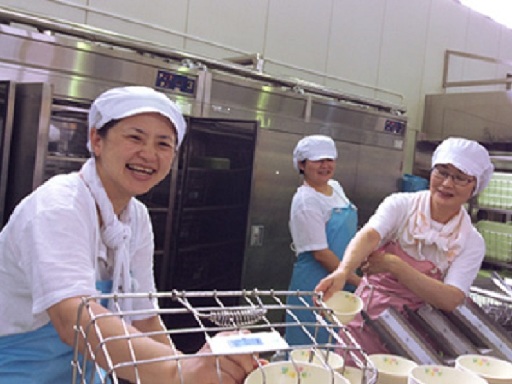＼平日のみ×15時まで／資格不要◎ 学校給食の調理補助パート募集...