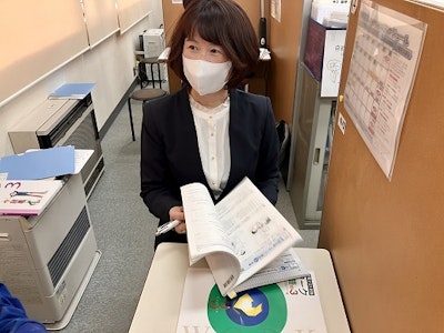 個別指導塾で中学生の数学・英語を担当する塾講師