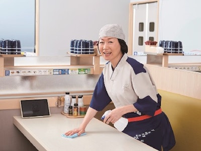 はま寿司のフロアスタッフ