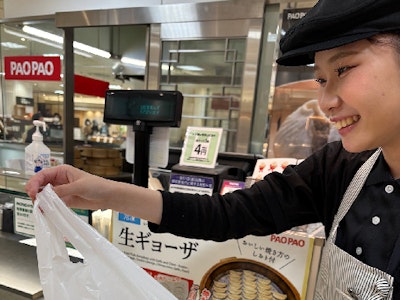 点心専門店の惣菜販売・接客スタッフ