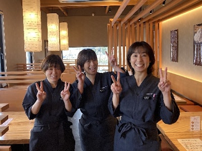 15時まで勤務OKの綺麗なうどん屋でのホールスタッフ