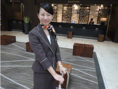 週2日～のホテルのロビーでの案内業務