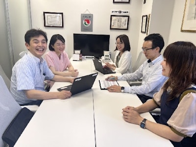 在宅ワークの社労士事務所の給与計算スタッフ（一部在宅OK）