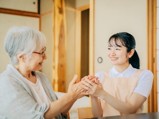 【週2日〜OK！1日4h以上】経験者募集！＼訪問介護員のお仕事♪...