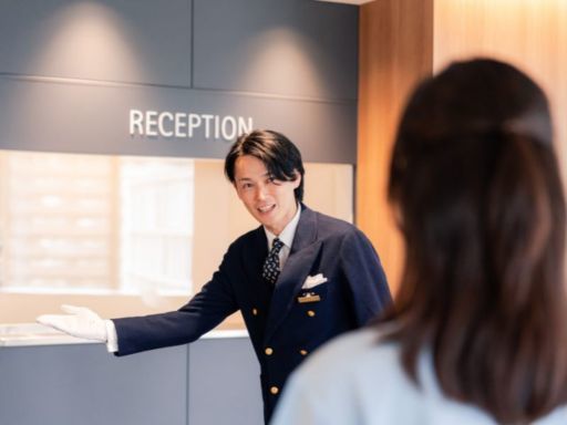 ＼夜勤／デザイナーズホテルのフロントstaff★21時から勤務で...