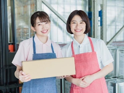 週4日～のカードを入れるフィルムの検品・袋詰め