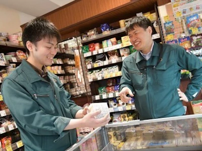 スーパーでバックヤードの清掃スタッフ