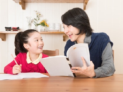 放課後デイサービスのスタッフ（児童指導員）