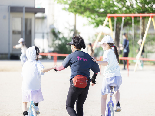 ＼しゅふさん多数活躍中！／児童ケアスタッフ□子育て明けの仕事復帰...