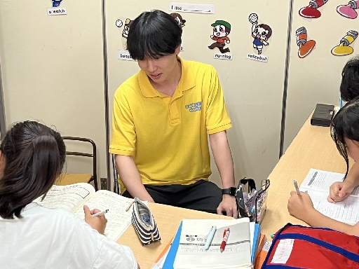 【駅チカ★千里中央駅より徒歩1分】受付事務兼英語インストラクター...