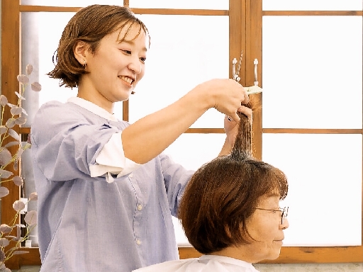 【業務委託：時給換算2,000円案件多数★】週1/3h〜OKの訪問美容♪稼働時間の調整可能！＜自由度高い働きやすさ＞ブランクがあっても安心のサポート体制！ 【業務委託：時給換算2,000円案件多数★】週1/3h〜OKの訪問美容♪稼働時間の調整可能！＜自由度高い働きやすさ＞ブランクがあっても安心のサポート体制！
