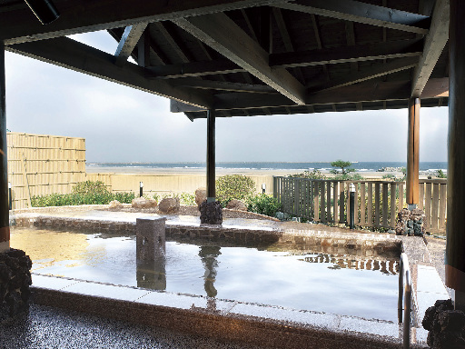 ＼“働く時間”が、ちょっと楽しみに♪／海×温泉施設のフロント＆ホ...