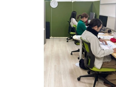 在宅ワークの広告制作会社の事務スタッフ