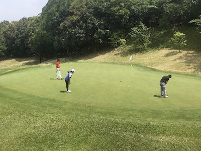 株式会社シンタム アルバイト パート求人情報 日給 9000円 100円 短時間で高収入 厚木 清川村 の名門ゴルフ場のキャディ さん 時給1500円以上 Dジョブ