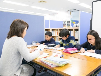 未経験歓迎の英語専門スクールの講師（英語講師・英会話講師）